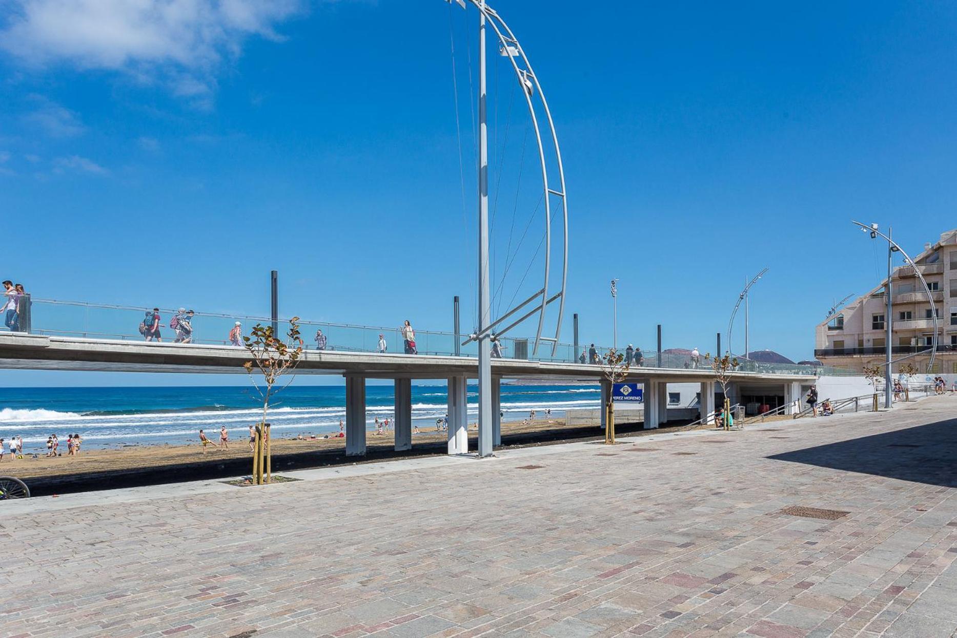 Apartamento Muy Luminoso En Playa De Canteras *