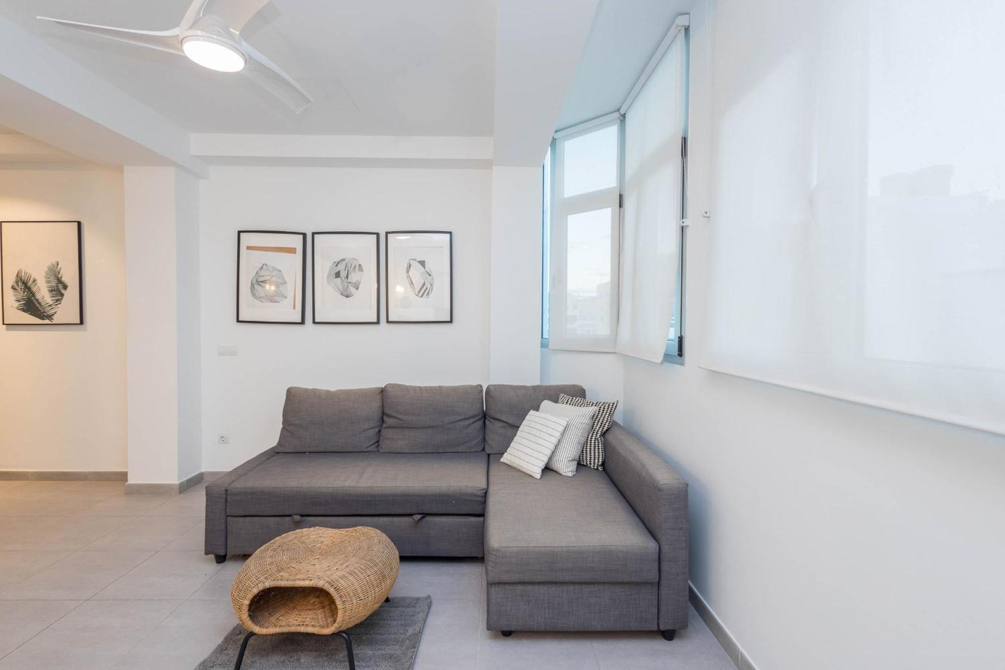 Apartamento Muy Luminoso En Playa De Canteras *